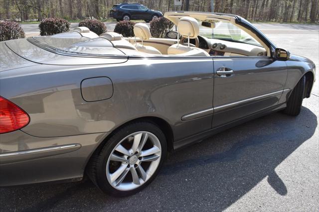 Photo of 2009 Beige Mercedes-Benz CLK-Class