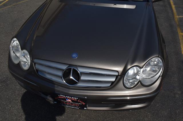Photo of 2009 Beige Mercedes-Benz CLK-Class