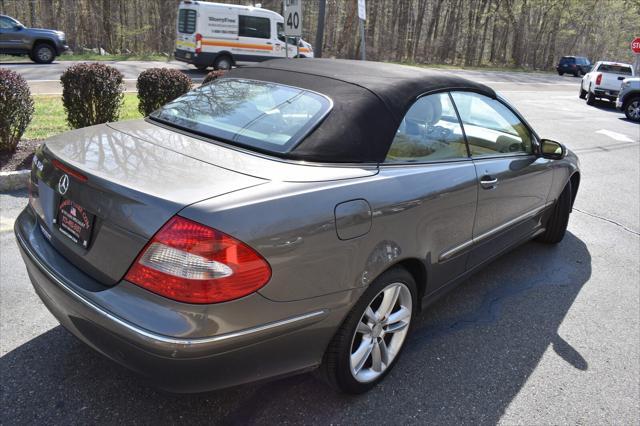 Photo of 2009 Beige Mercedes-Benz CLK-Class