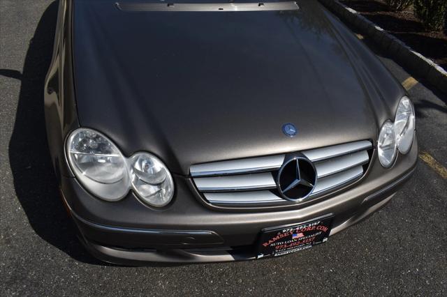 Photo of 2009 Beige Mercedes-Benz CLK-Class