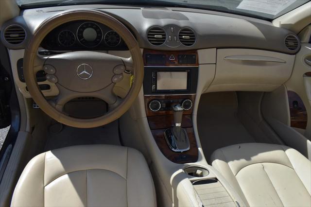 Photo of 2009 Beige Mercedes-Benz CLK-Class