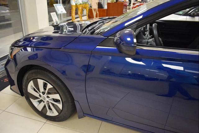 Photo of 2023 Deep Blue Pearl Nissan Altima