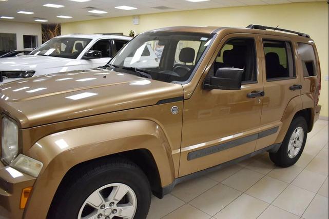 Photo of 2012 Canyon Brown Pearlcoat Jeep Liberty