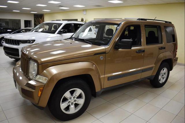 Photo of 2012 Canyon Brown Pearlcoat Jeep Liberty