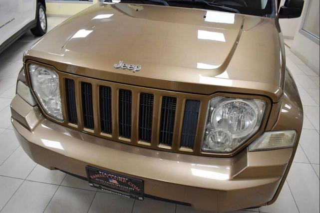 Photo of 2012 Canyon Brown Pearlcoat Jeep Liberty