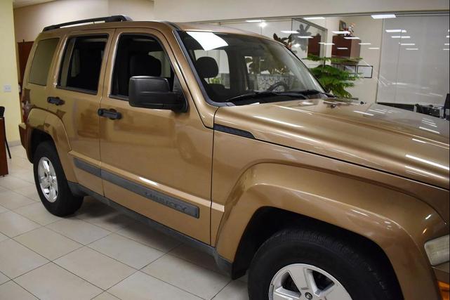 Photo of 2012 Canyon Brown Pearlcoat Jeep Liberty