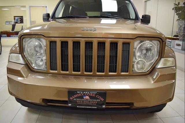 Photo of 2012 Canyon Brown Pearlcoat Jeep Liberty