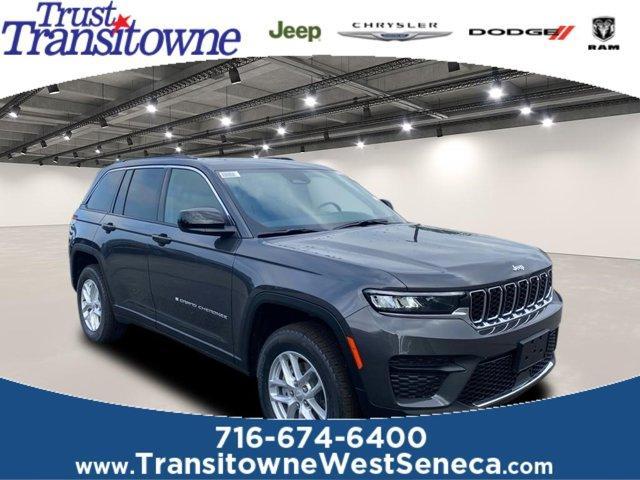 Photo of 2025 Metallic Jeep Grand Cherokee
