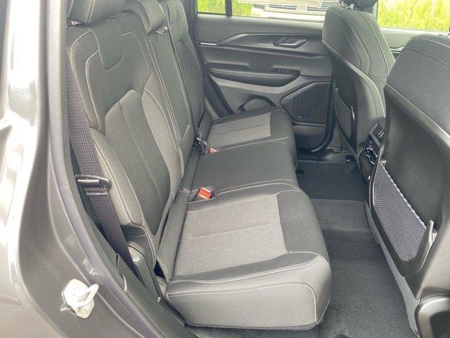 Photo of 2025 Metallic Jeep Grand Cherokee