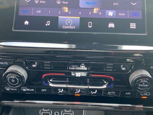 Photo of 2025 Metallic Jeep Grand Cherokee