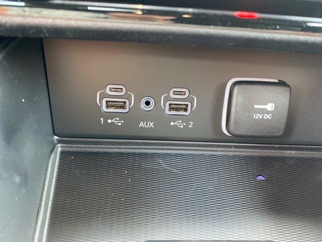 Photo of 2025 Metallic Jeep Grand Cherokee
