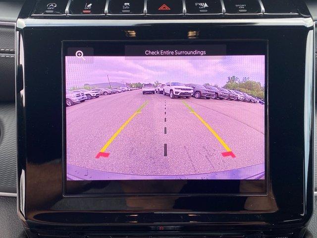 Photo of 2025 Metallic Jeep Grand Cherokee