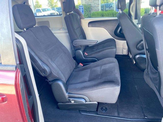 Photo of 2018 Octane Red Pearlcoat Dodge Grand Caravan