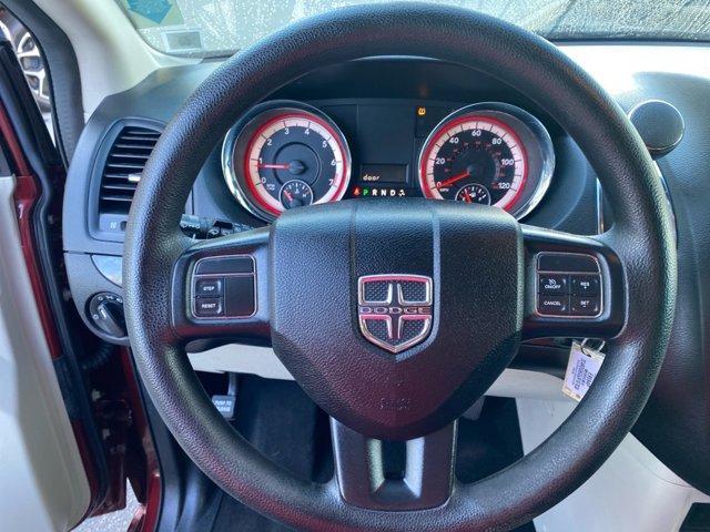 Photo of 2018 Octane Red Pearlcoat Dodge Grand Caravan