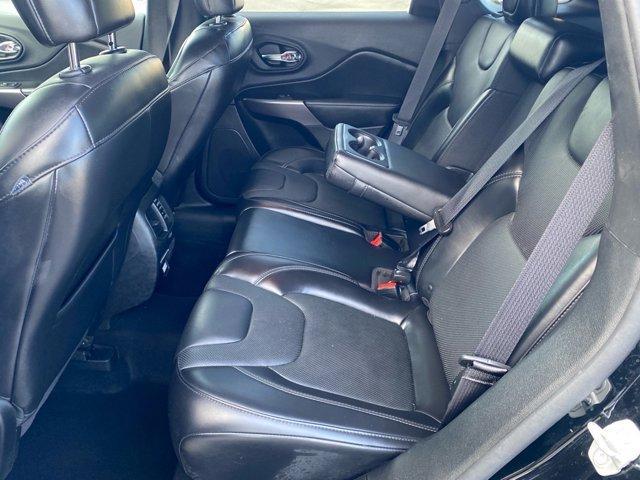 Photo of 2019 Diamond Black Jeep Cherokee