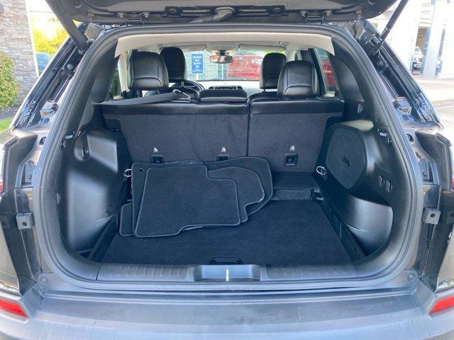 Photo of 2019 Diamond Black Jeep Cherokee