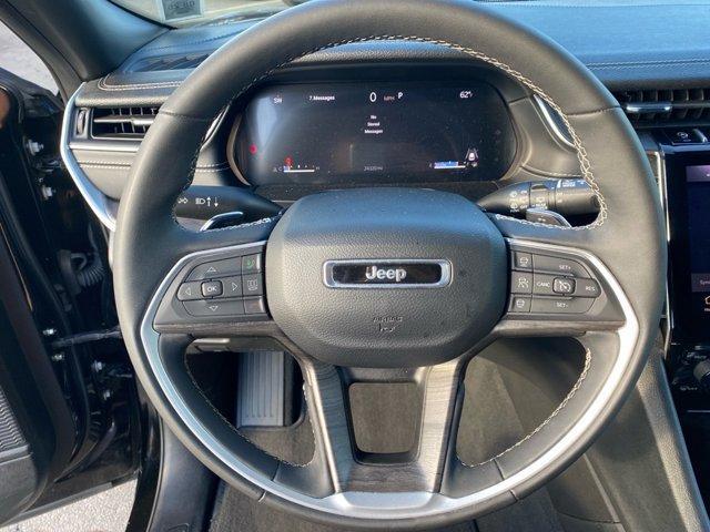 Photo of 2024 Diamond Black Jeep Grand Cherokee L