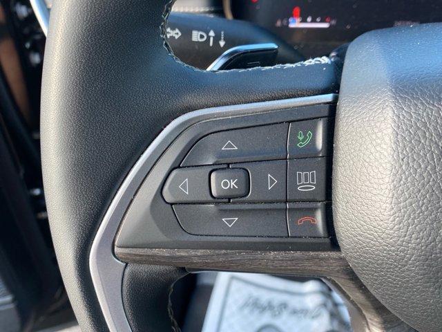 Photo of 2024 Diamond Black Jeep Grand Cherokee L