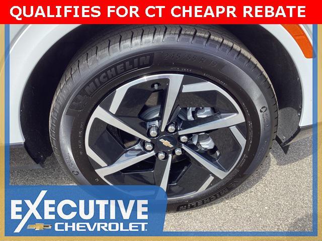 Photo of 2024 Summit White Chevrolet Equinox EV