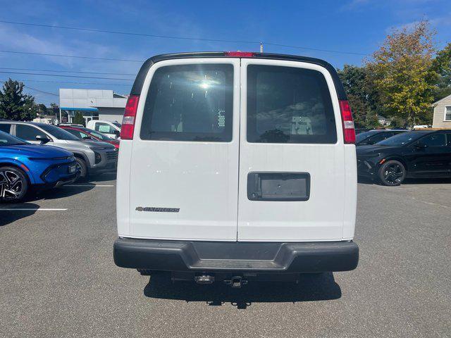 Photo of 2025 Summit White Chevrolet Express 3500