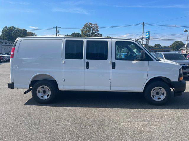 Photo of 2025 Summit White Chevrolet Express 3500