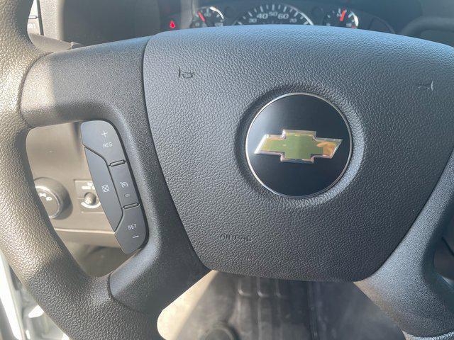 Photo of 2025 Summit White Chevrolet Express 3500