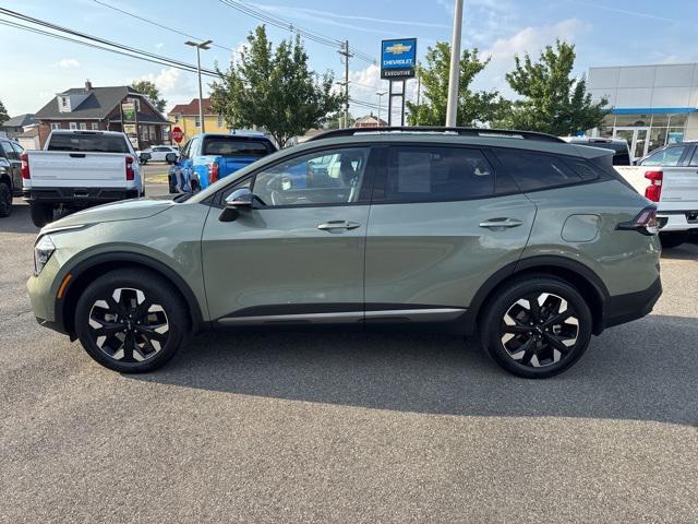 Photo of 2023 Jungle Green Kia Sportage
