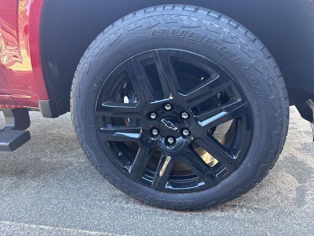 Photo of 2025 Radiant Red Tintcoat Chevrolet Colorado