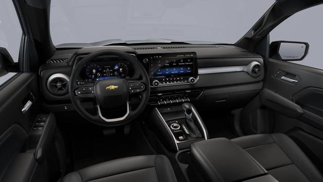 Photo of 2025 Summit White Chevrolet Colorado