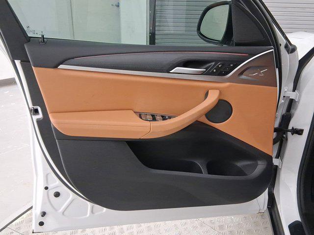 Photo of 2023 Mineral White Metallic BMW X3