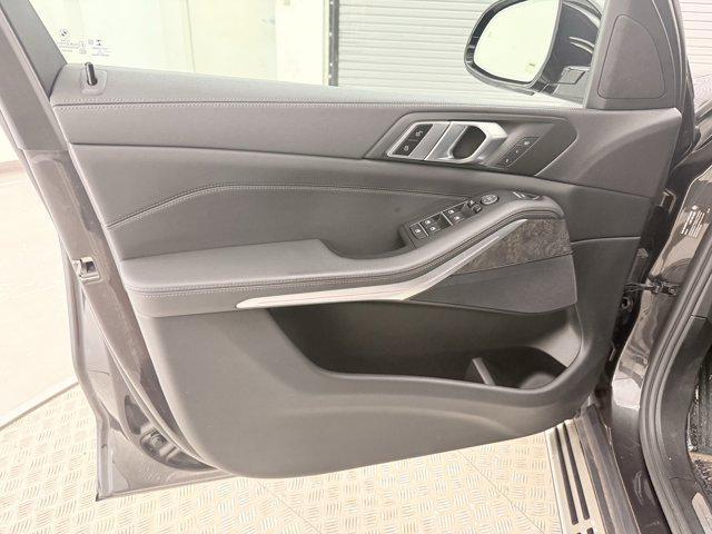 Photo of 2022 Dark Graphite Metallic BMW X5