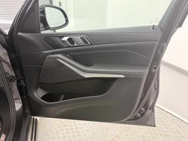 Photo of 2022 Dark Graphite Metallic BMW X5