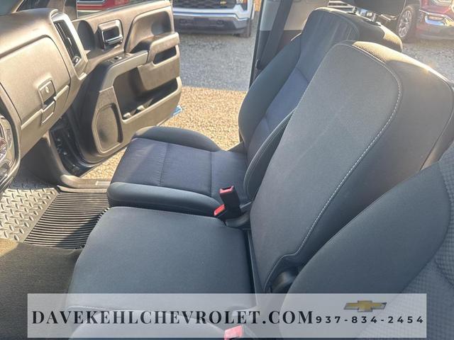 Photo of 2017 Deep Ocean Blue Metallic Chevrolet Silverado 1500