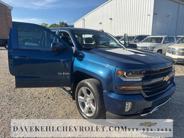 Photo of 2017 Deep Ocean Blue Metallic Chevrolet Silverado 1500