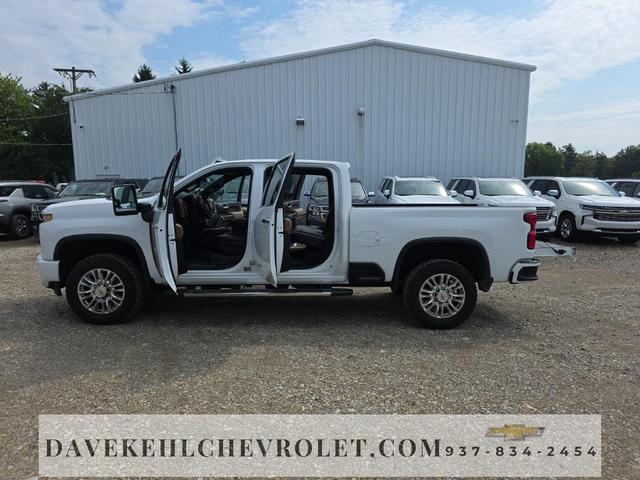 Photo of 2022 Summit White Chevrolet Silverado 3500