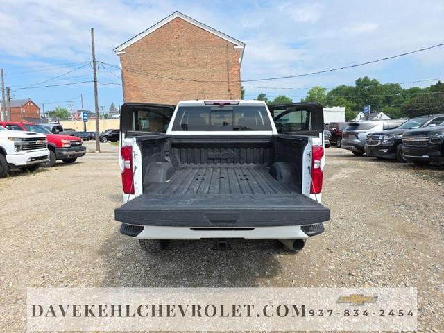 Photo of 2022 Summit White Chevrolet Silverado 3500
