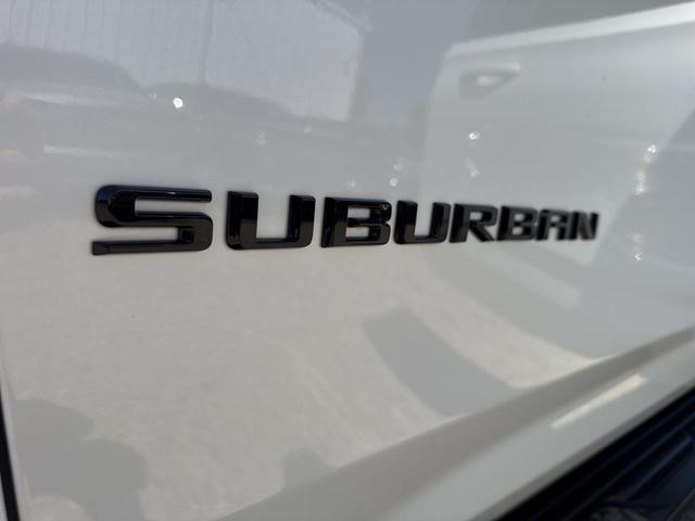 Photo of 2025 Iridescent Pearl Tricoat Chevrolet Suburban