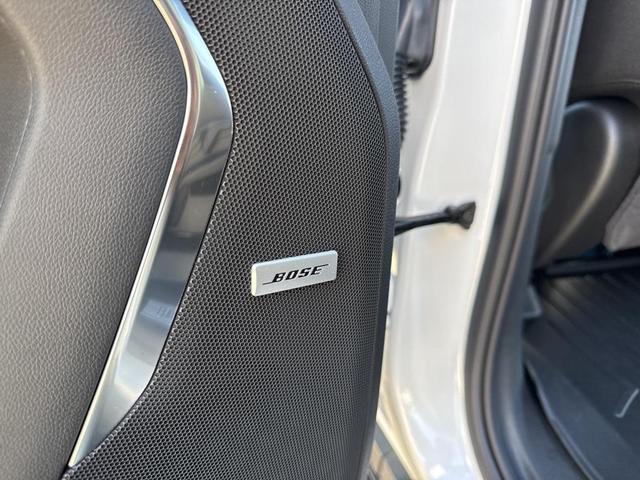 Photo of 2025 Iridescent Pearl Tricoat Chevrolet Suburban