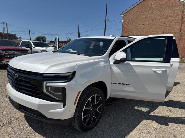 Photo of 2025 Iridescent Pearl Tricoat Chevrolet Suburban
