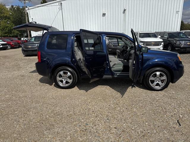 Photo of 2013 Obsidian Blue Pearl Honda Pilot