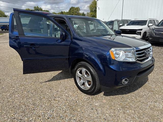 Photo of 2013 Obsidian Blue Pearl Honda Pilot