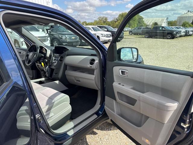 Photo of 2013 Obsidian Blue Pearl Honda Pilot