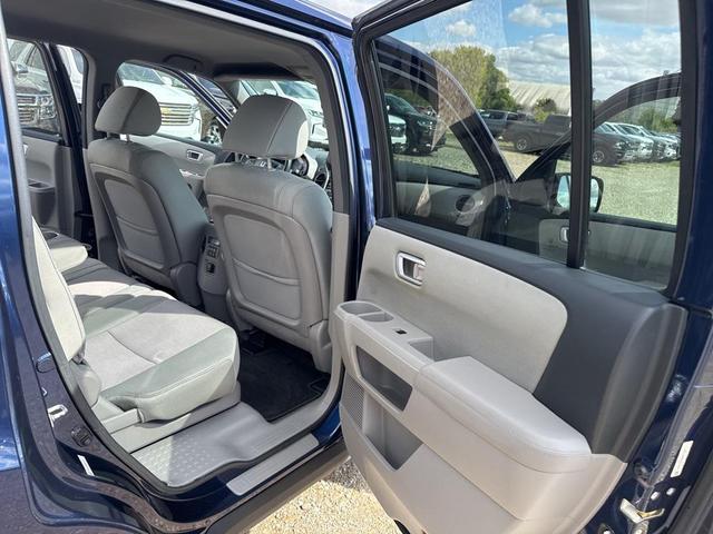 Photo of 2013 Obsidian Blue Pearl Honda Pilot