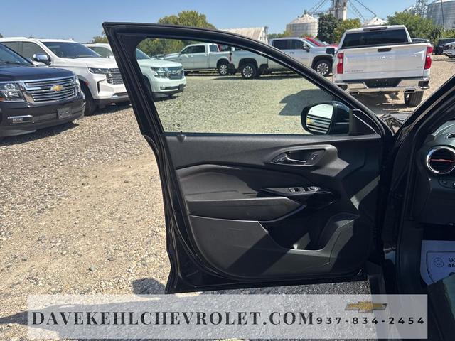 Photo of 2025 Mosaic Black Metallic Chevrolet Trax