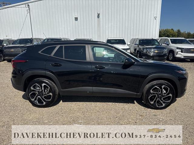 Photo of 2025 Mosaic Black Metallic Chevrolet Trax