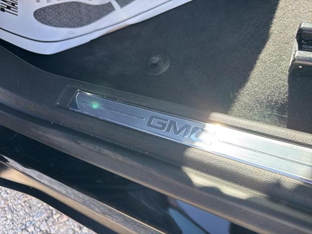 Photo of 2022 Ebony Twilight Metallic GMC Acadia