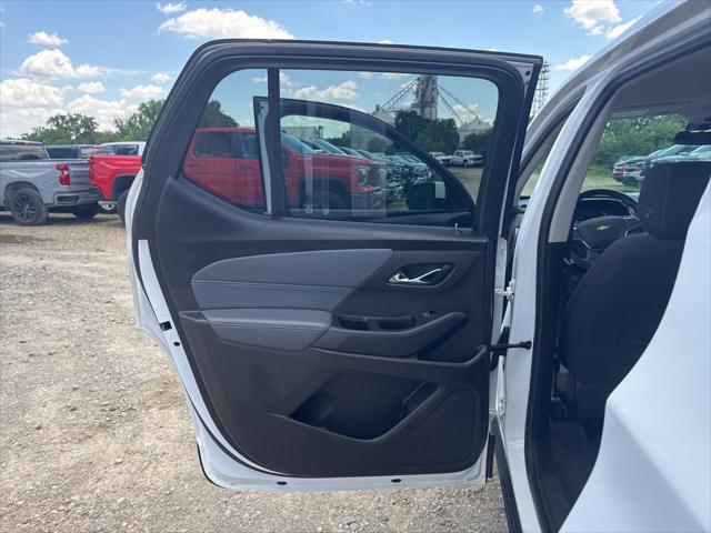 Photo of 2018 Summit White Chevrolet Traverse