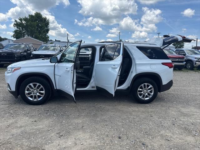Photo of 2018 Summit White Chevrolet Traverse
