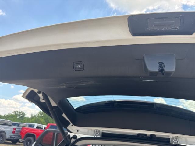 Photo of 2018 Summit White Chevrolet Traverse