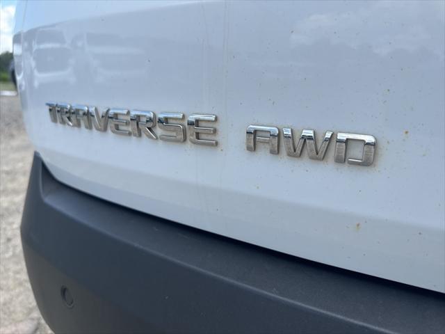 Photo of 2018 Summit White Chevrolet Traverse